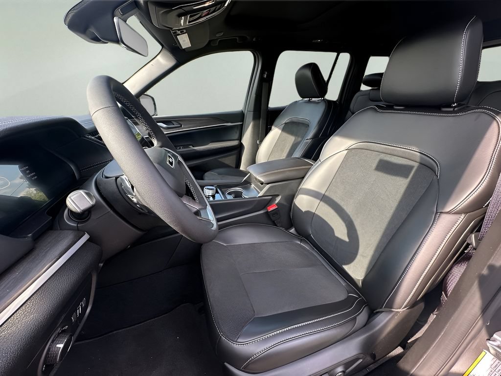 New 2026 Jeep Grand Cherokee Altitude AWD/4WD image 10