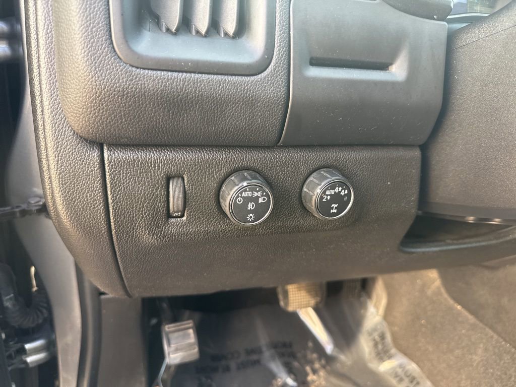 Used 2020 Chevrolet Colorado LT w/ LT Convenience Package image 11