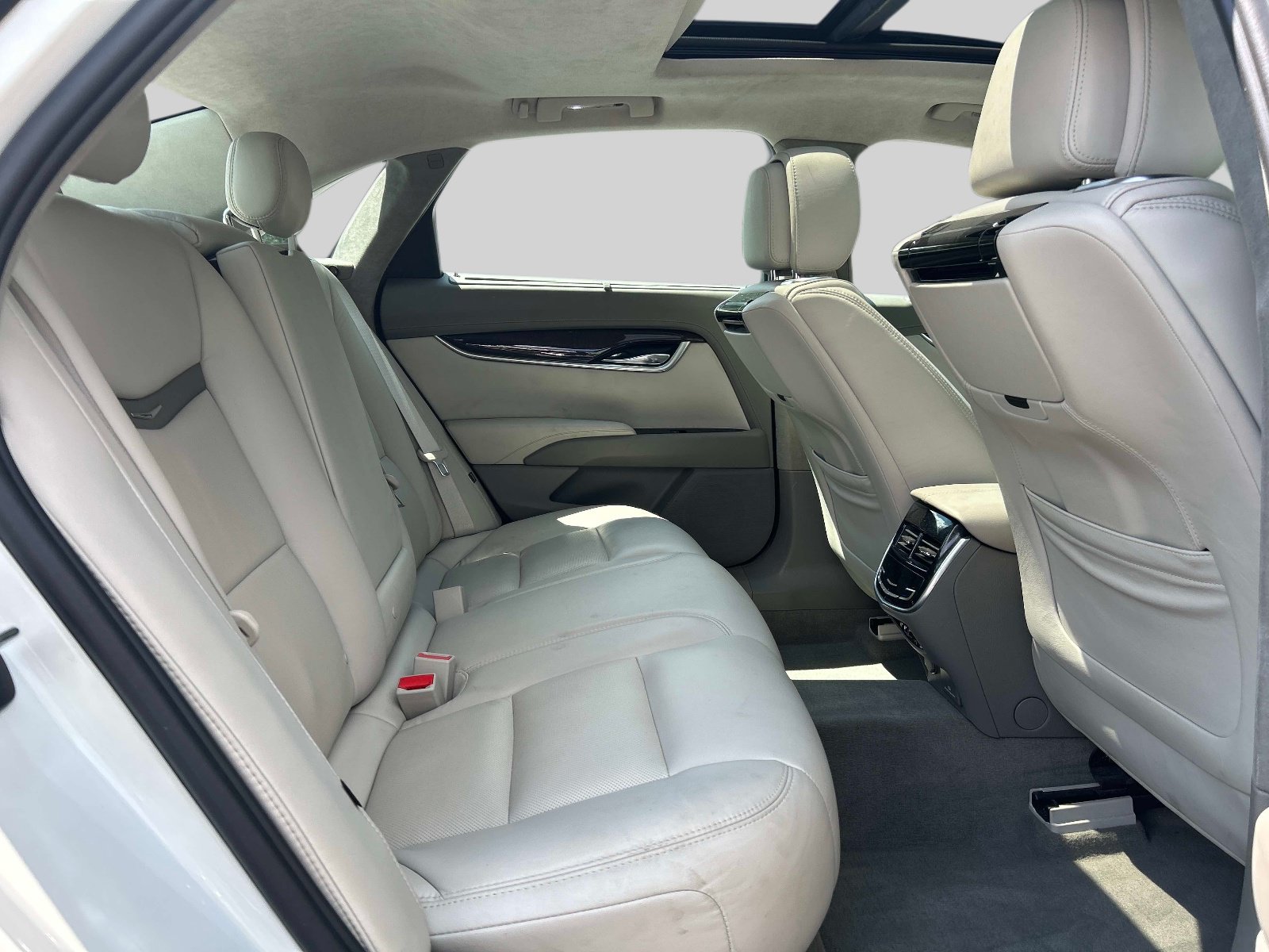 Used 2014 Cadillac XTS Platinum AWD/4WD image 17