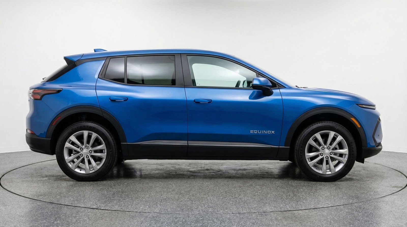 Used 2025 Chevrolet Equinox LT FWD image 11