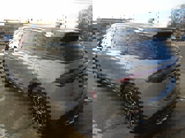 Used 2025 Lincoln Nautilus Premier image 4