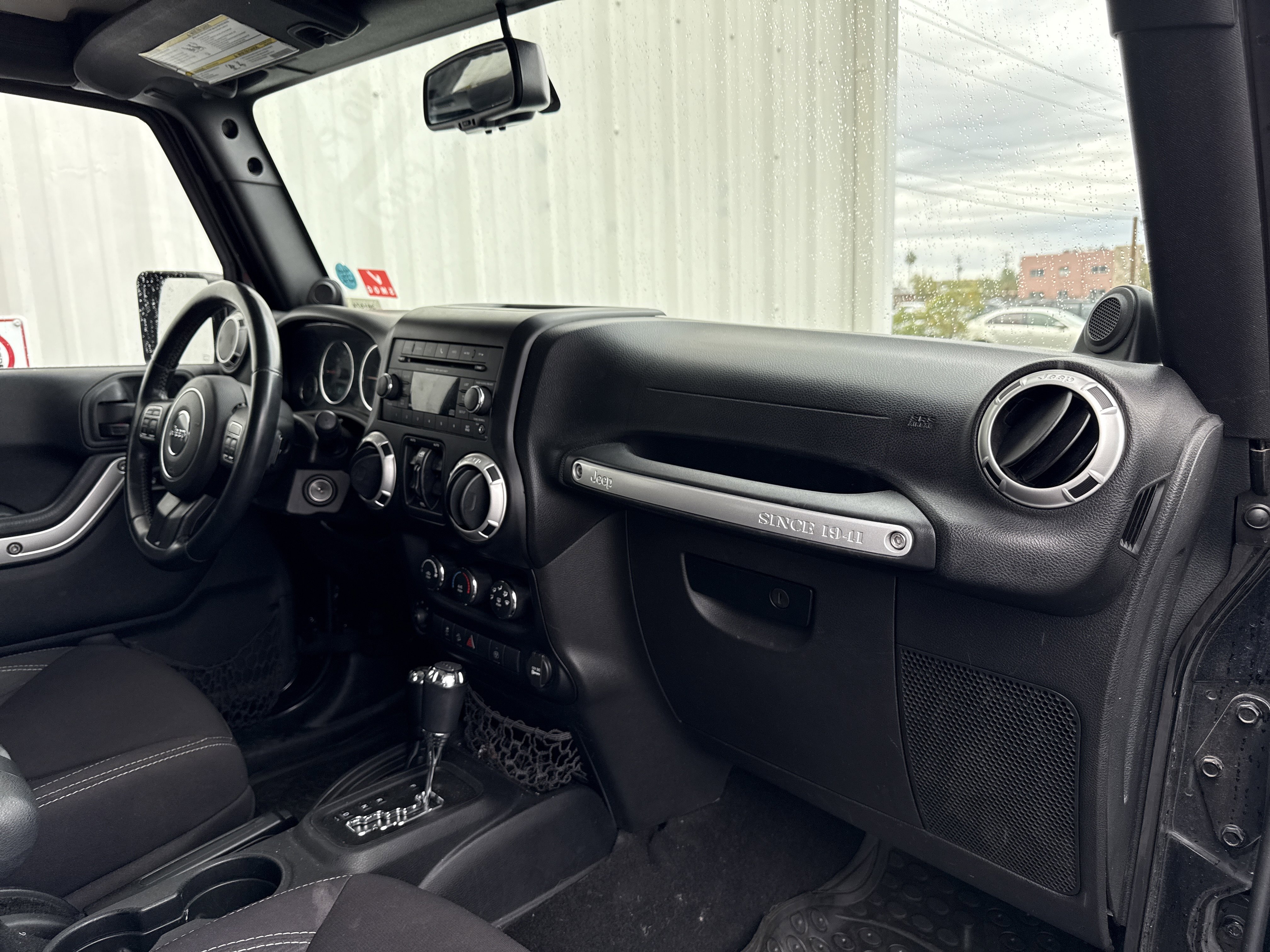 Used 2014 Jeep Wrangler Unlimited Rubicon w/ Connectivity Group image 33