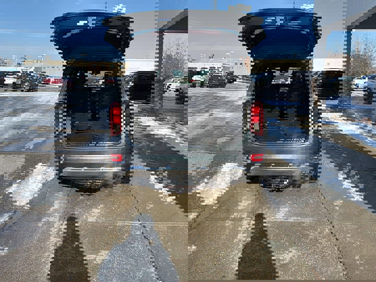 Used 2022 Hyundai Palisade Calligraphy w/ Winter Package image 4