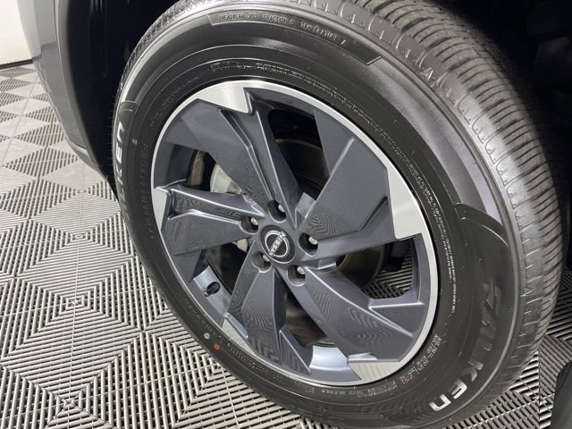 Used 2025 Nissan Rogue SV w/ SV Premium Package FWD image 14