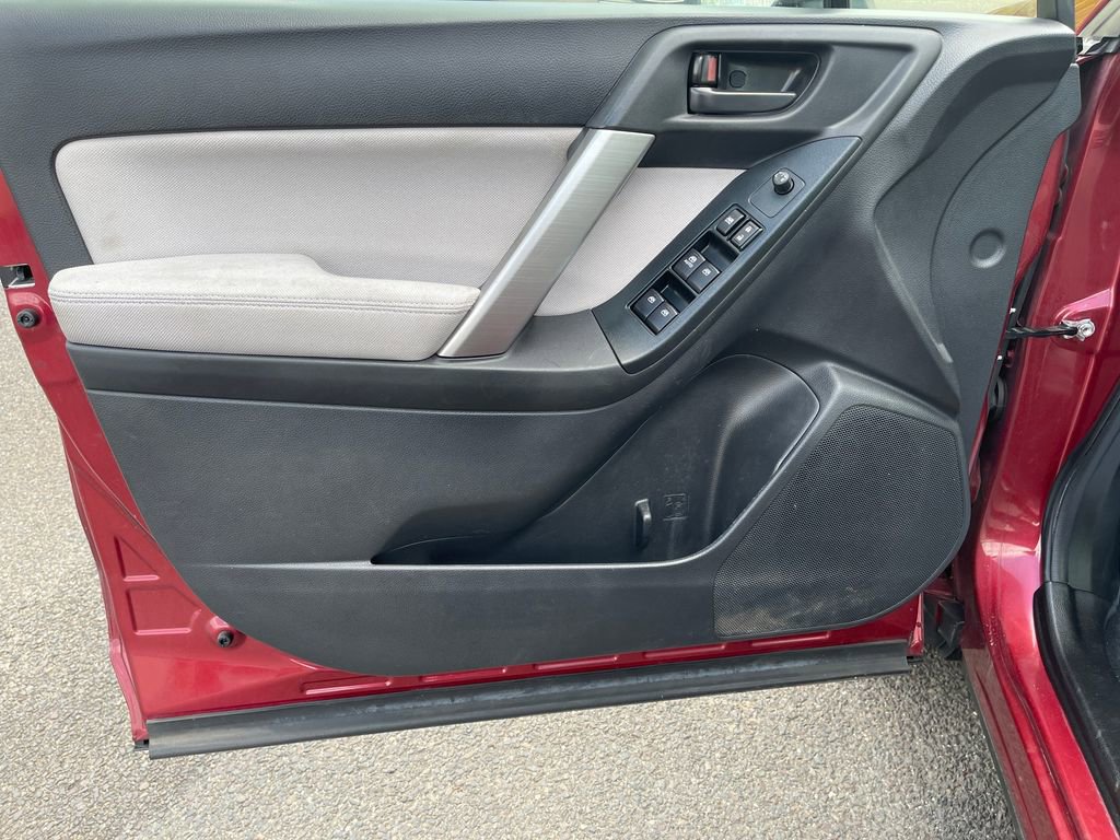 Used 2015 Subaru Forester 2.5i Premium w/ All-Weather Package image 15