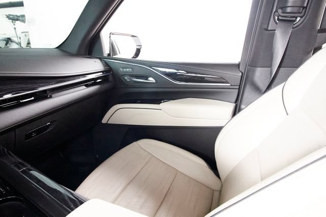 Used 2022 Cadillac Escalade Sport w/ Touring Package AWD/4WD image 9