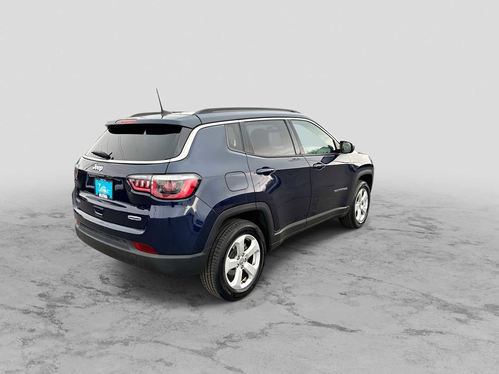 Used 2018 Jeep Compass Latitude w/ Popular Equipment Group AWD/4WD image 8