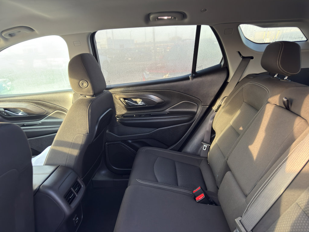 Used 2024 GMC Terrain SLE image 32