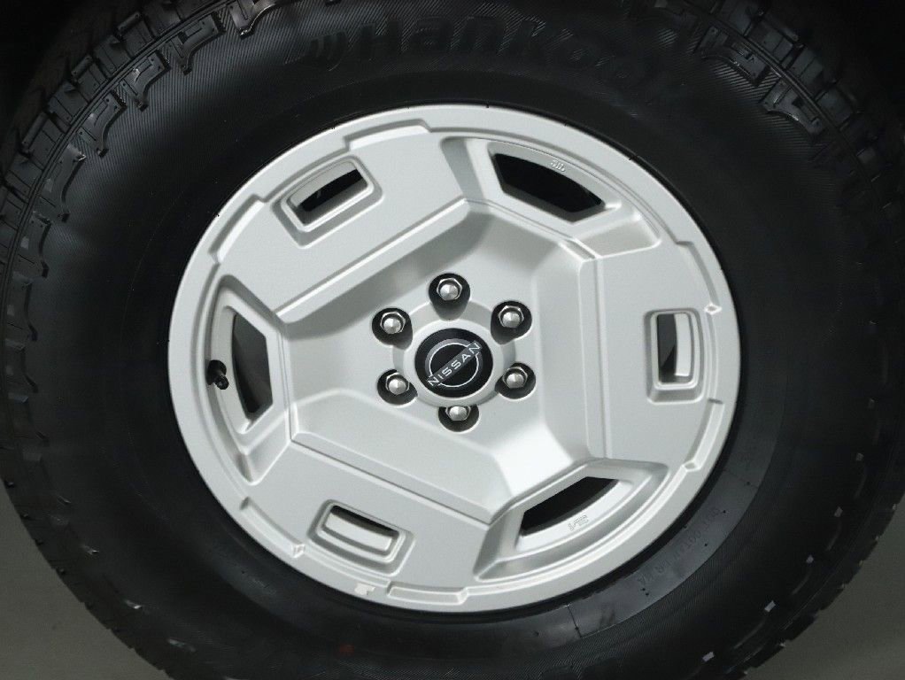 Certified 2024 Nissan Frontier SV w/ Hardbody Edition image 37