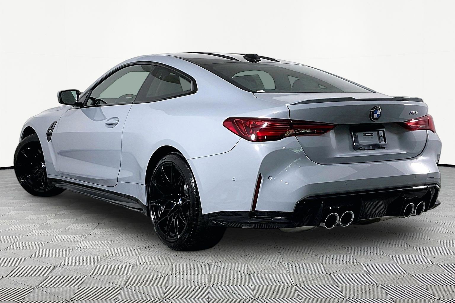 Used 2025 BMW M4 Coupe w/ Executive Package RWD image 5