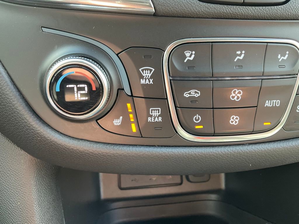 Used 2023 Chevrolet Equinox LT image 10