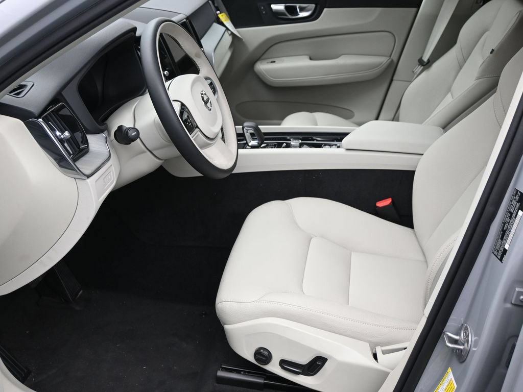 New 2025 Volvo XC60 T8 Plus w/ Protection Package Premier AWD/4WD image 11