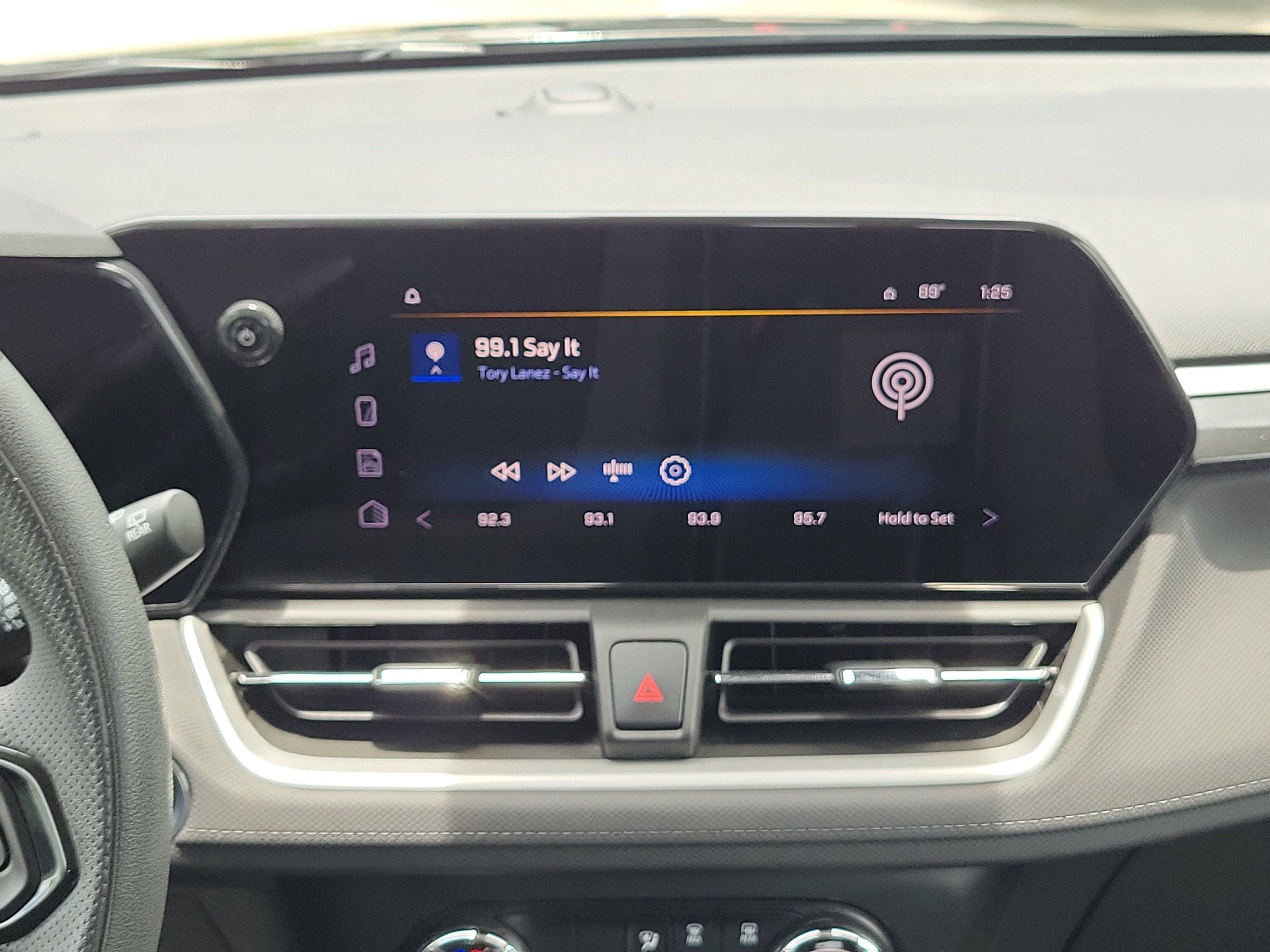 Used 2025 Chevrolet TrailBlazer LS FWD image 17