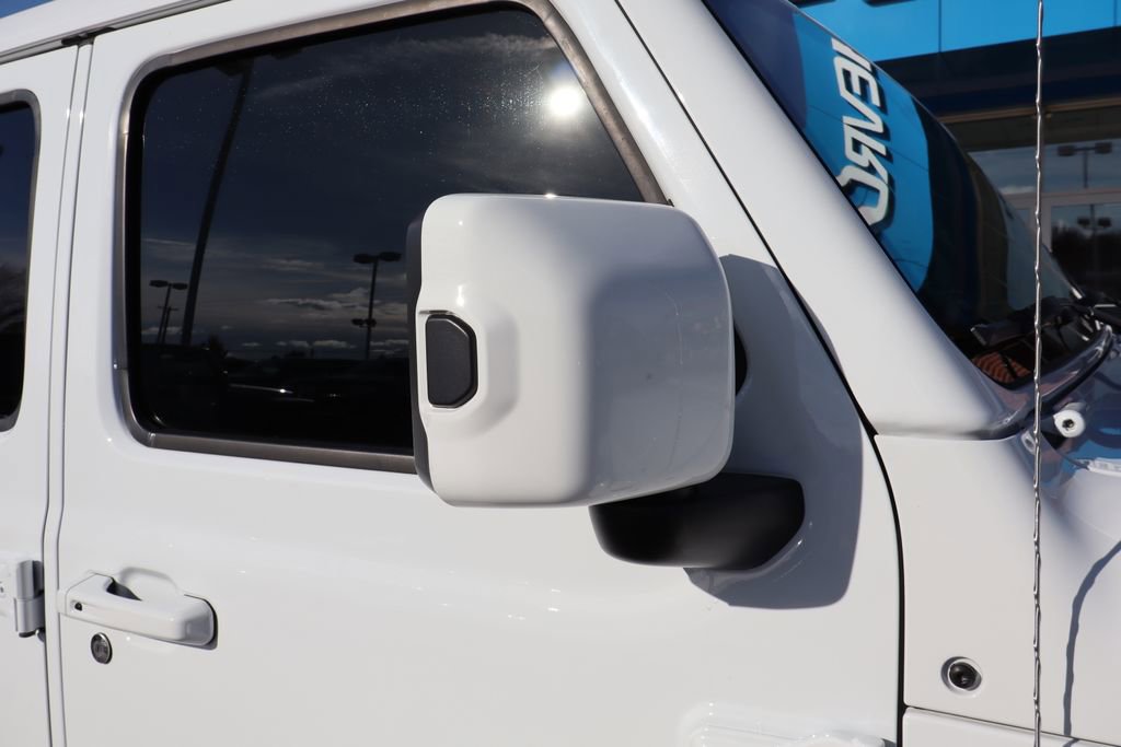 Used 2020 Jeep Wrangler Unlimited Sahara image 2