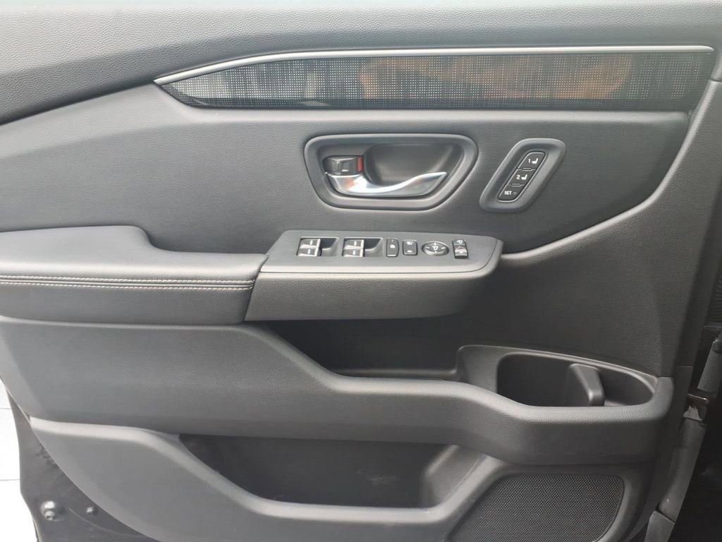 Used 2023 Honda Pilot Elite image 21