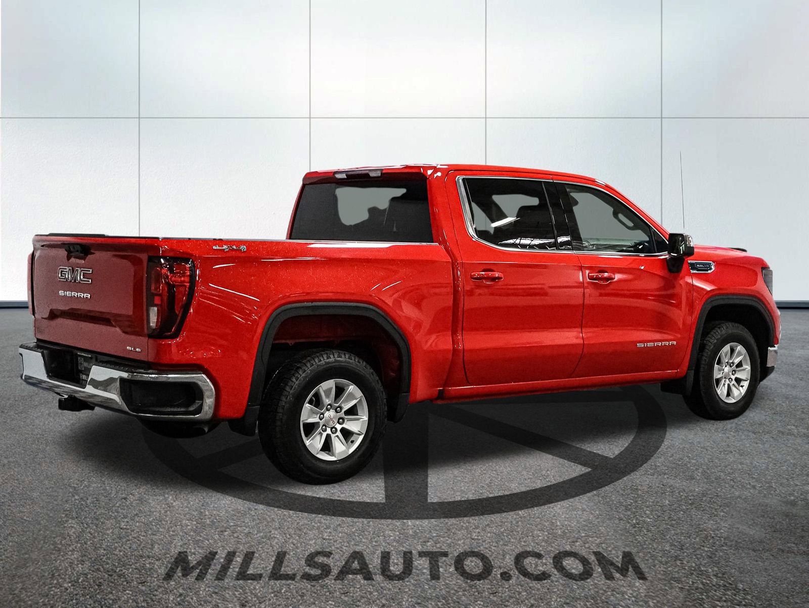 Used 2024 GMC Sierra 1500 SLE image 8