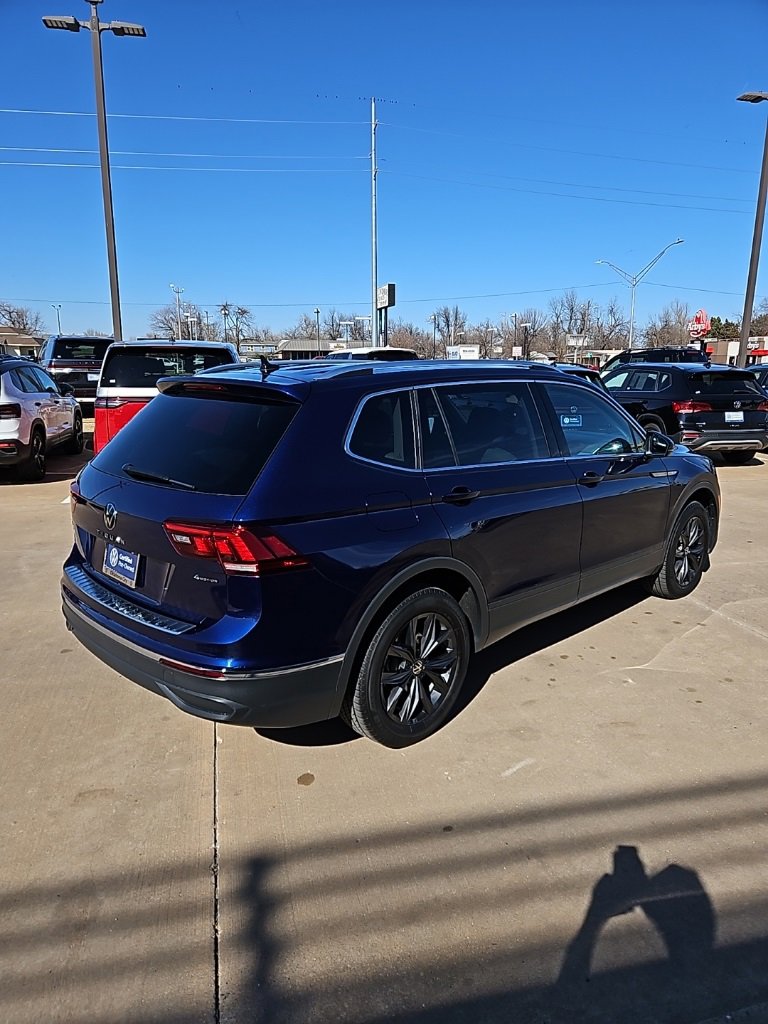 Certified 2024 Volkswagen Tiguan SE w/ Panoramic Sunroof Package image 5