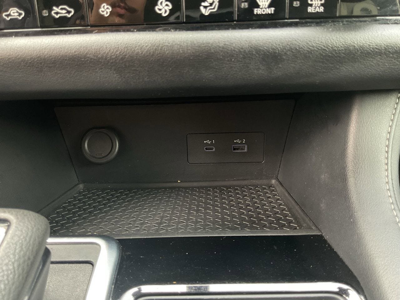 Used 2025 Nissan Pathfinder SV FWD image 25