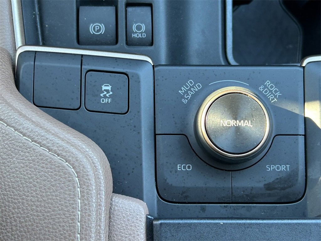 Used 2024 Toyota Grand Highlander AWD Hybrid image 36