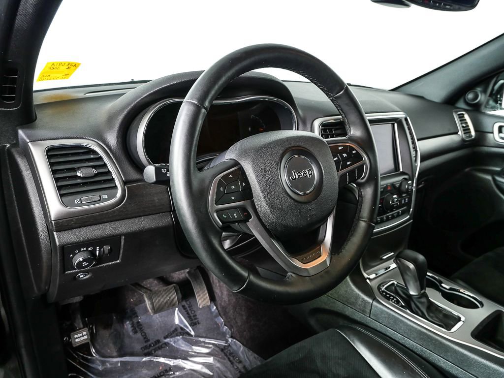 Used 2018 Jeep Grand Cherokee Altitude RWD image 4