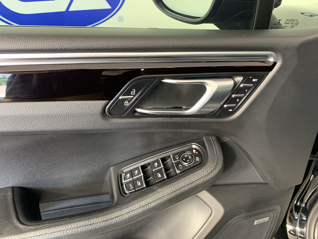 Used 2019 Porsche Macan S AWD/4WD image 15
