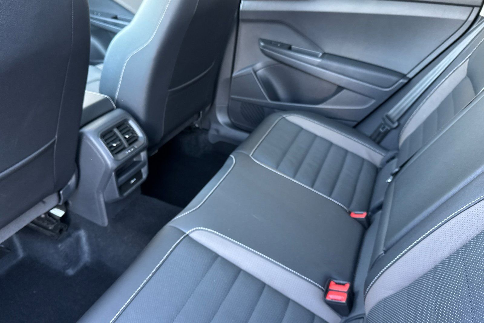 Used 2022 Volkswagen Taos SEL image 12