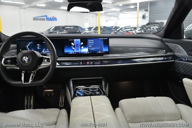 Used 2023 BMW 760i xDrive w/ Executive Package AWD/4WD image 25