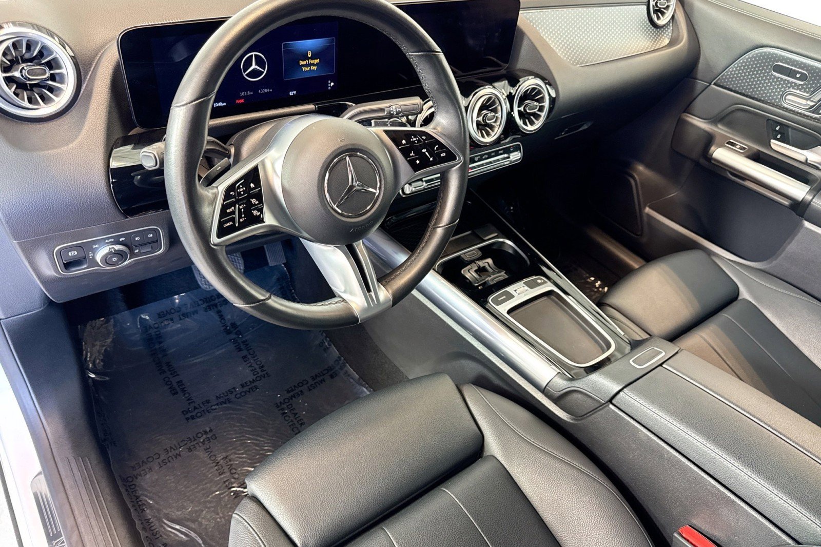 Used 2025 Mercedes-Benz GLA 250 4MATIC w/ Winter Package image 9