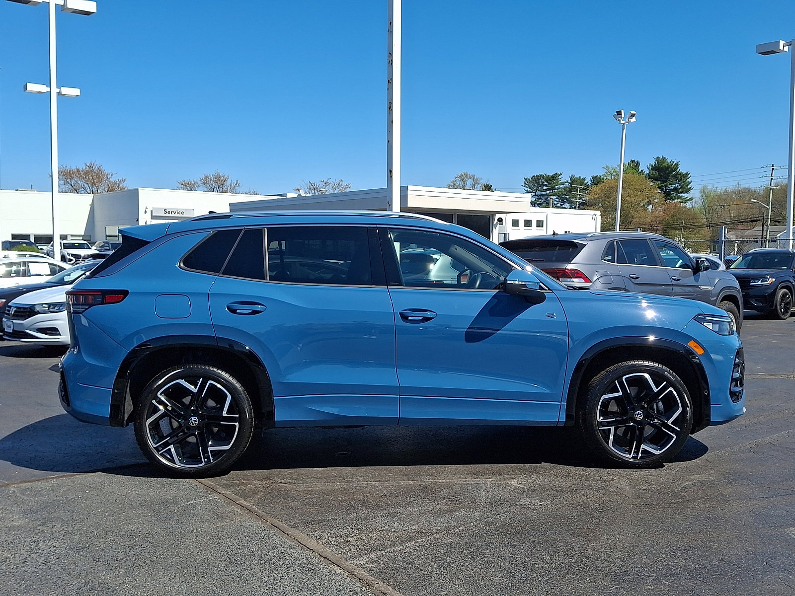 Certified 2025 Volkswagen Tiguan SEL R-Line AWD/4WD image 7