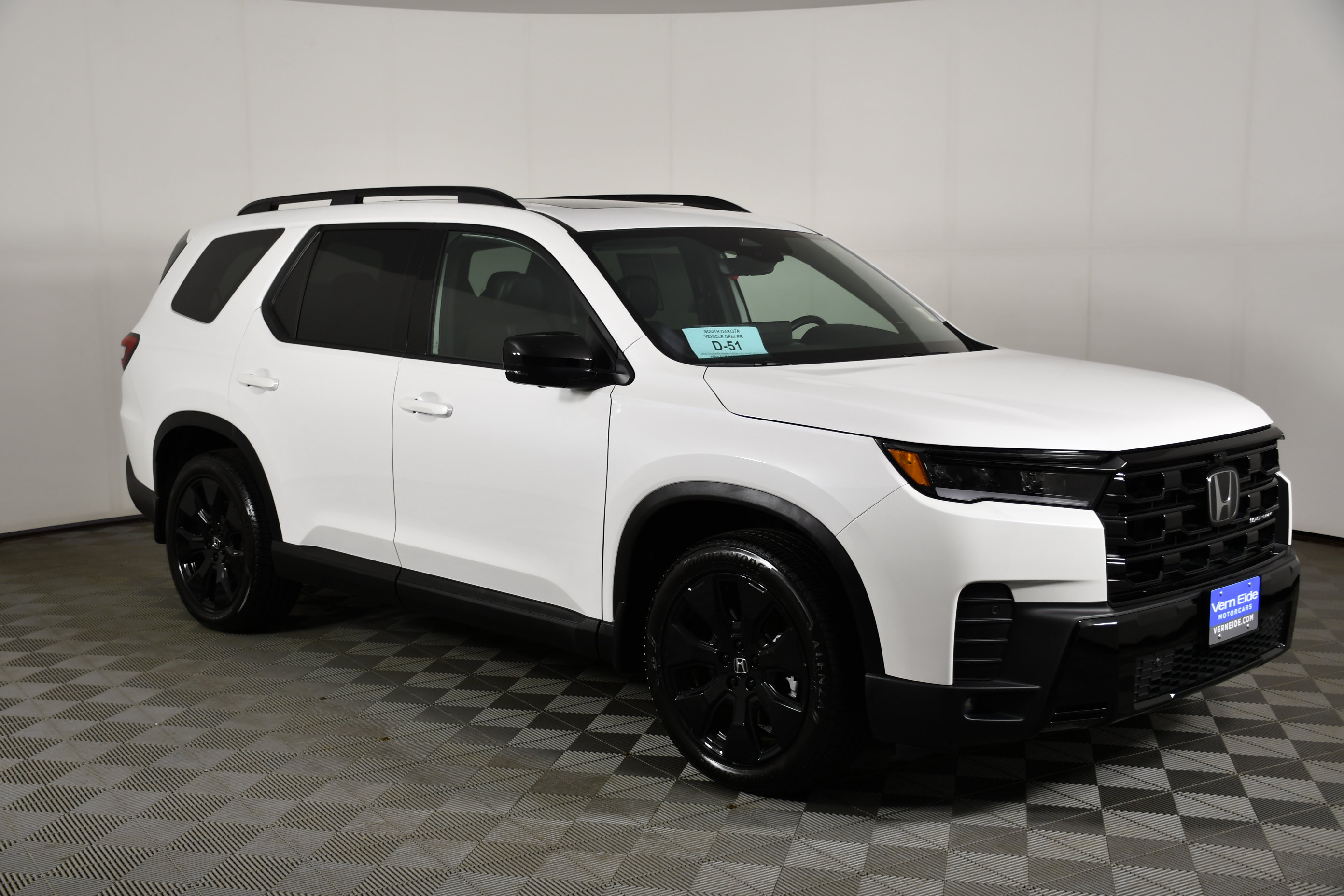 Certified 2026 Honda Pilot Black Edition image 4