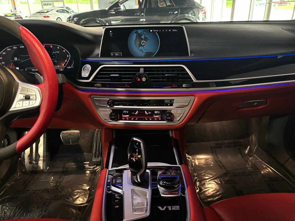 Used 2022 BMW M760i xDrive image 13