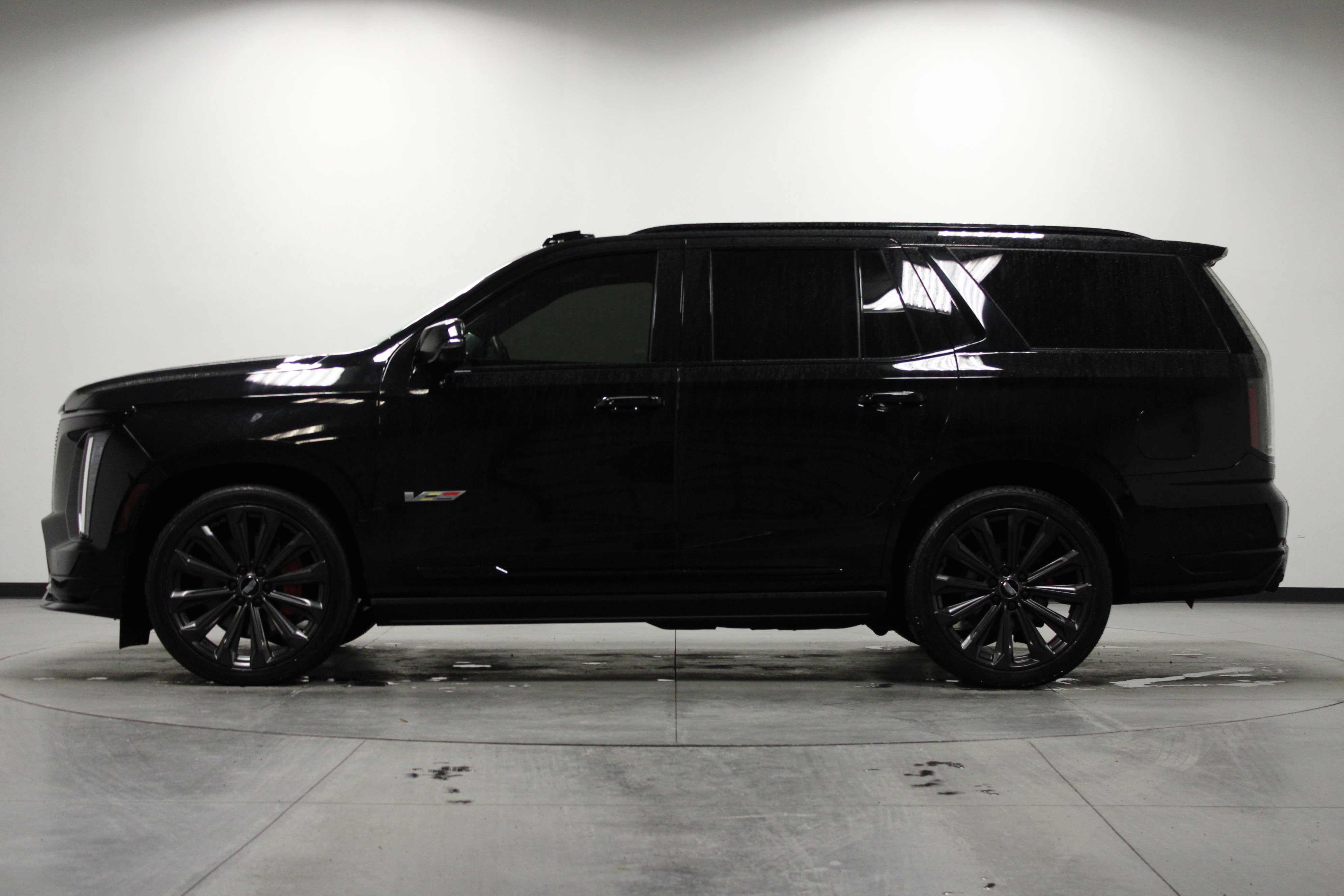 Used 2025 Cadillac Escalade V image 7