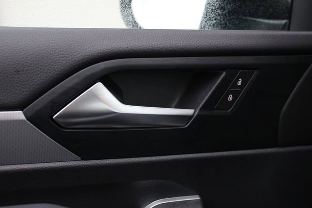 Used 2025 Volkswagen Jetta SE w/ Sunroof Package image 7