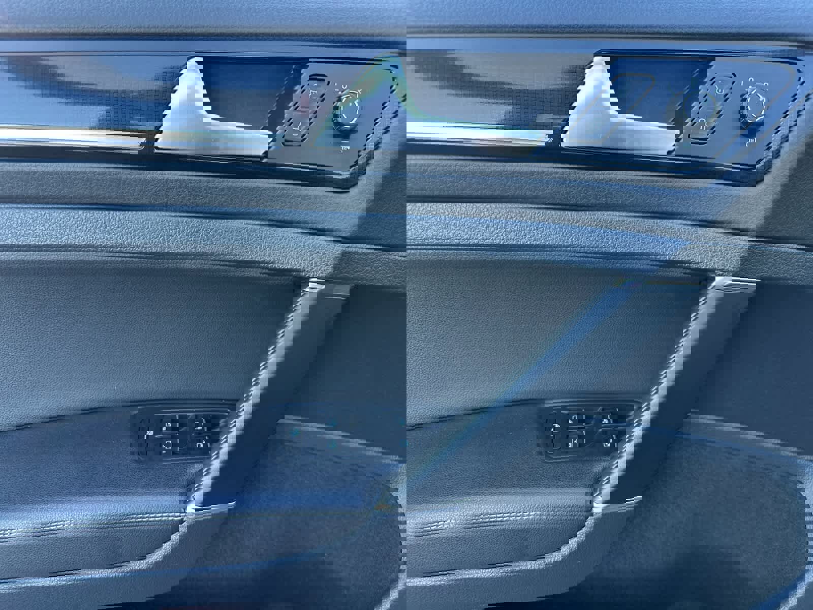 Used 2019 Volkswagen Golf R 4-Door image 12