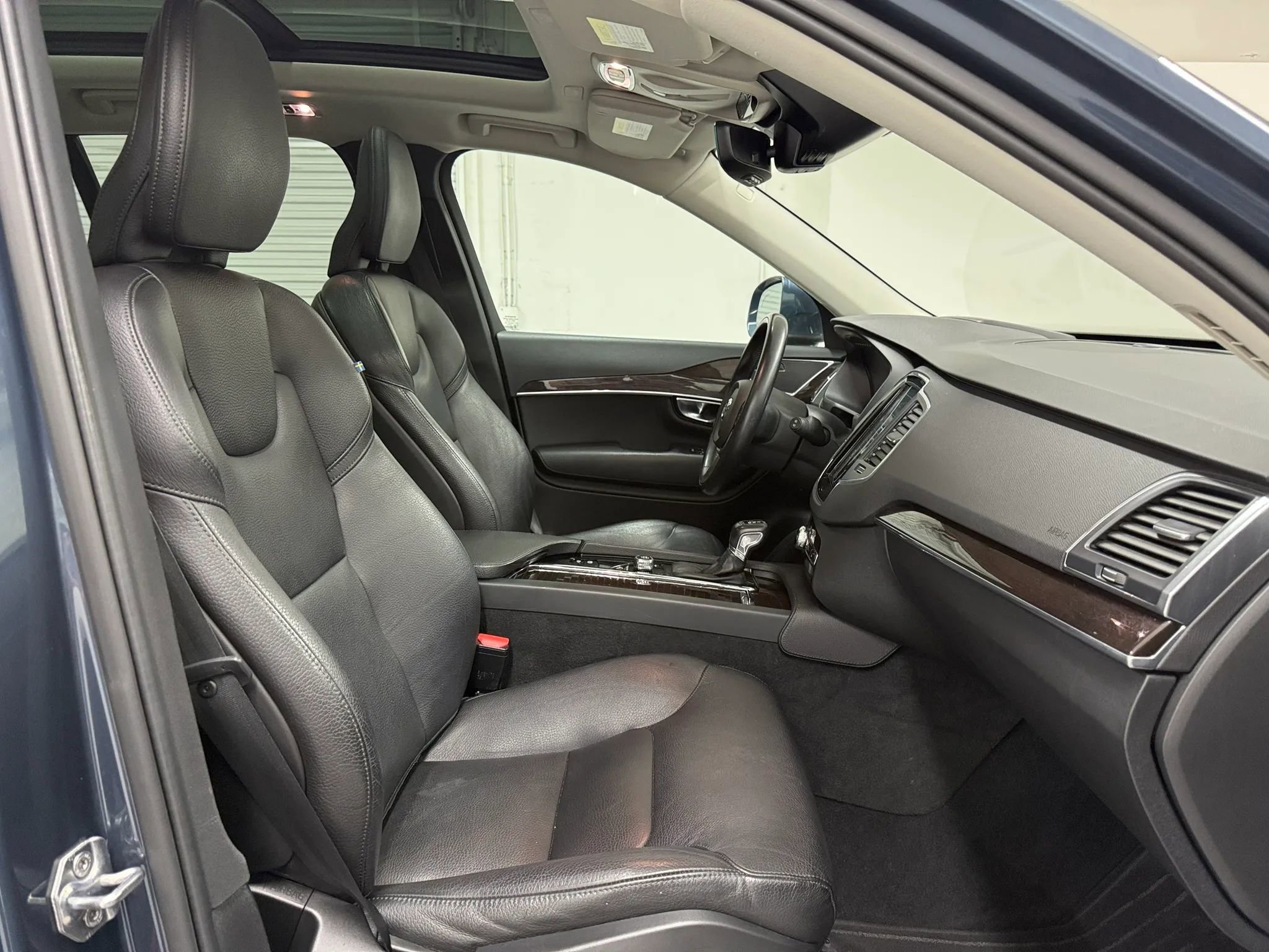 Used 2019 Volvo XC90 T6 Momentum w/ Advanced Package image 12