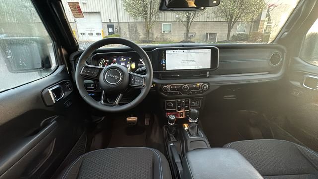 Used 2025 Jeep Wrangler Unlimited Rubicon 4xe w/ Safety Group image 8