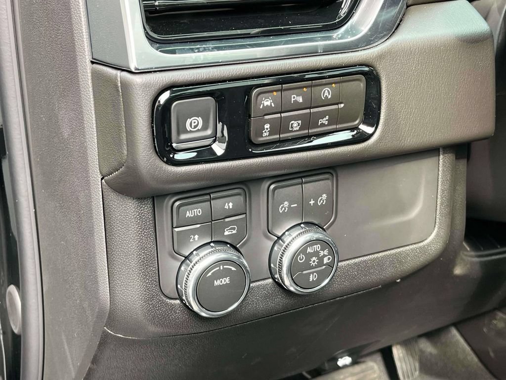 New 2026 GMC Yukon Denali w/ Sun & Power Step Package AWD/4WD image 25