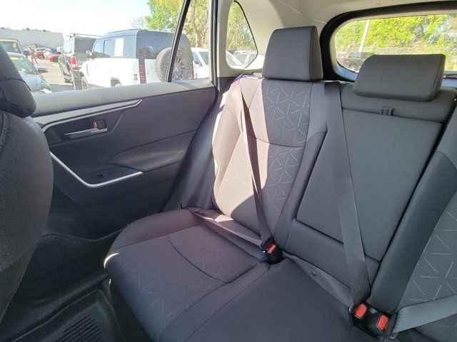Used 2025 Toyota RAV4 XLE image 4