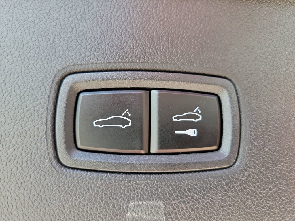 Certified 2025 Porsche Cayenne image 18