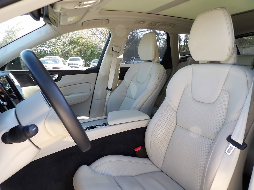 Certified 2023 Volvo XC60 B5 Ultimate w/ Climate Package AWD/4WD image 15