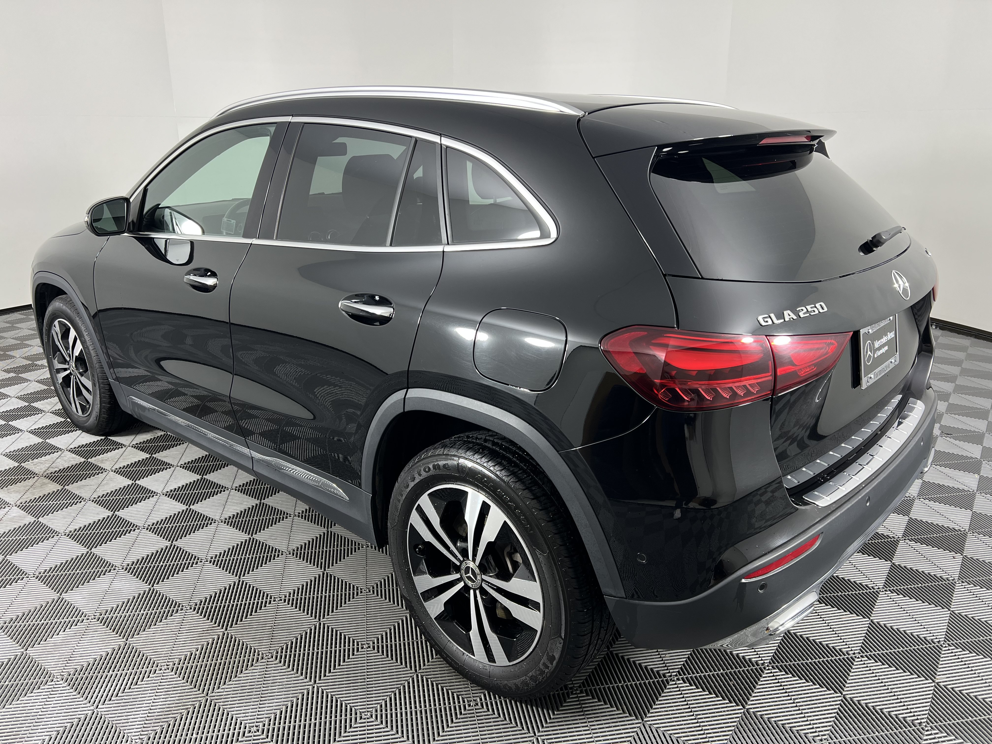 Certified 2025 Mercedes-Benz GLA 250 4MATIC image 10