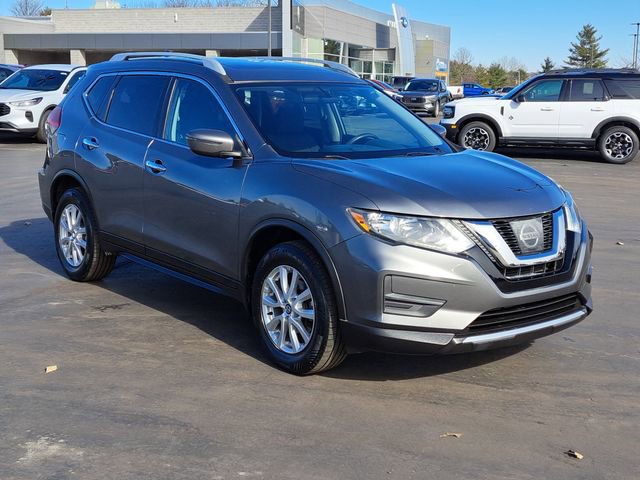 Used 2017 Nissan Rogue SV w/ Sun & Sound Touring Package image 2