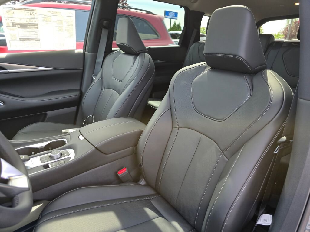 New 2025 INFINITI QX60 Luxe w/ Vision Package image 22