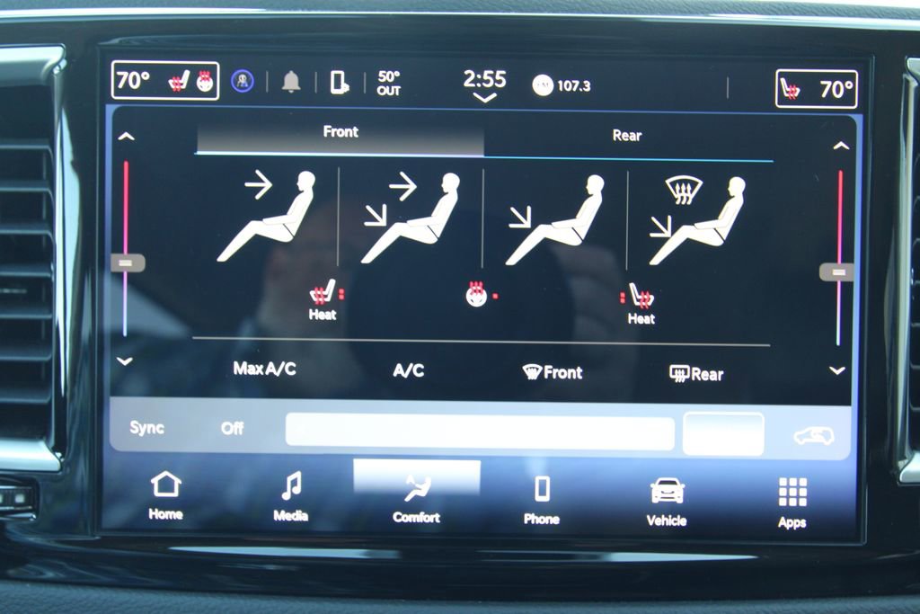 Used 2024 Chrysler Pacifica Touring-L FWD image 13