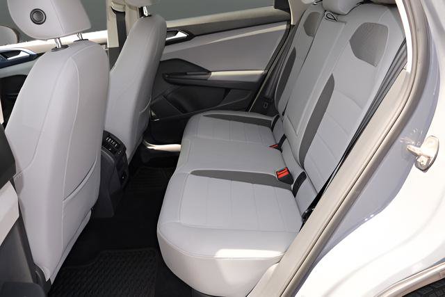 Certified 2023 Volkswagen Taos SE w/ Black Wheel Package FWD image 14