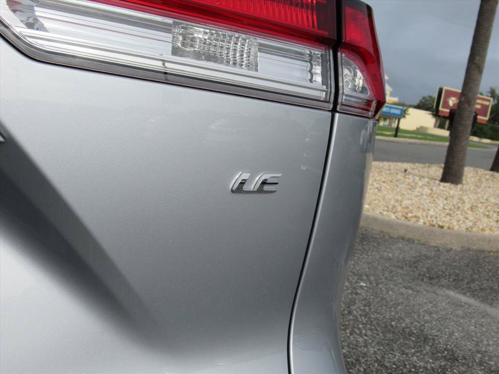 Used 2024 Toyota Corolla Cross LE FWD image 8