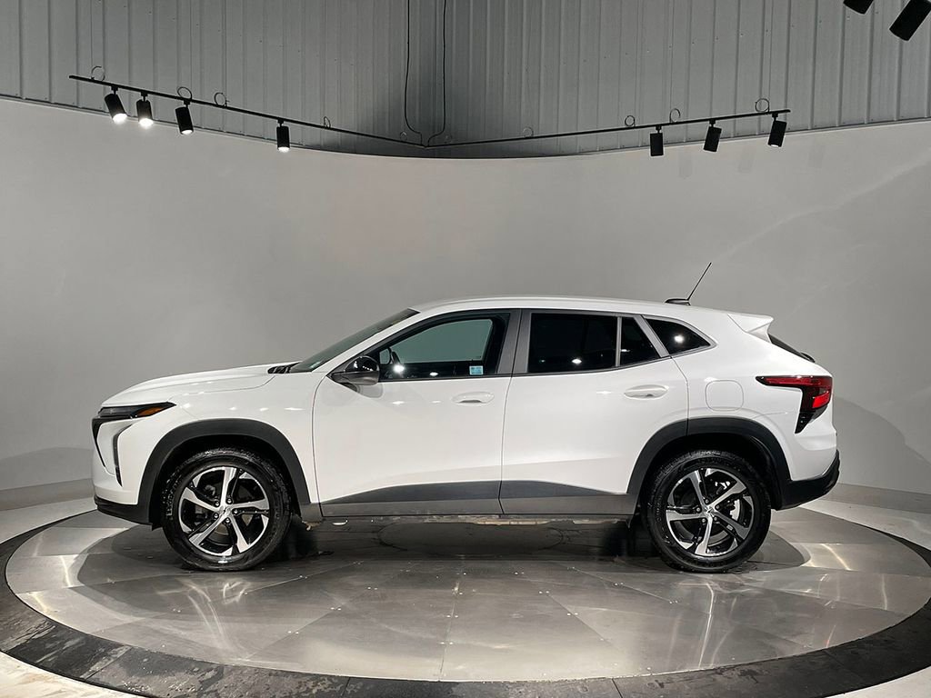 Used 2024 Chevrolet Trax RS w/ Driver Confidence Package image 14