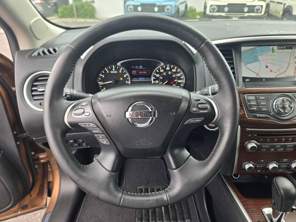 Used 2017 Nissan Pathfinder Platinum w/ Cargo Package AWD/4WD image 25