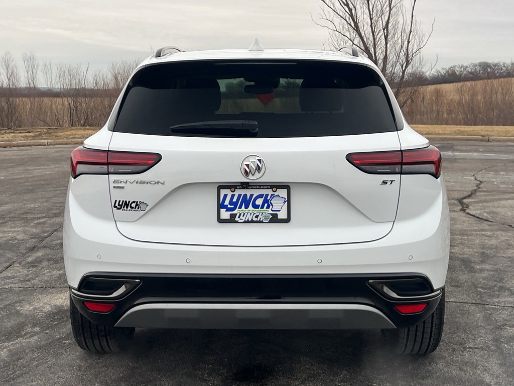 Used 2023 Buick Envision Essence w/ Technology Package I image 3