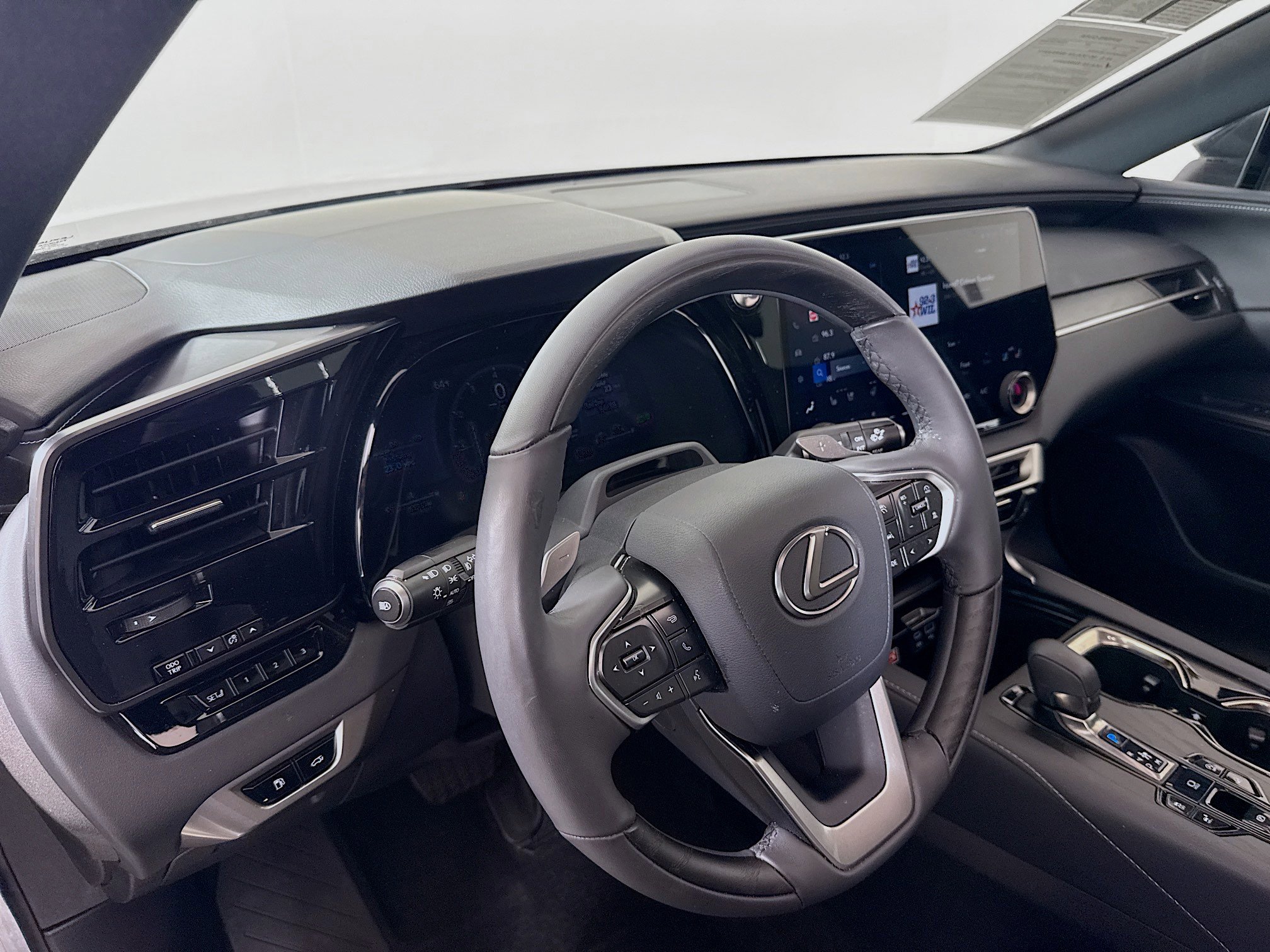 Certified 2025 Lexus RX 350 F Sport w/ Convenience Package AWD/4WD image 9